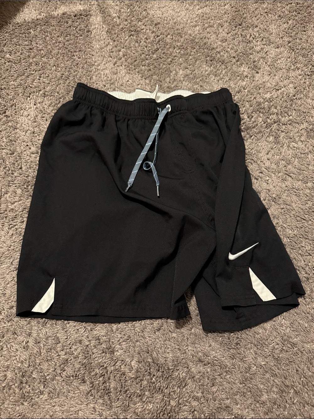 Men's Nike black workout shorts (has lining inside )